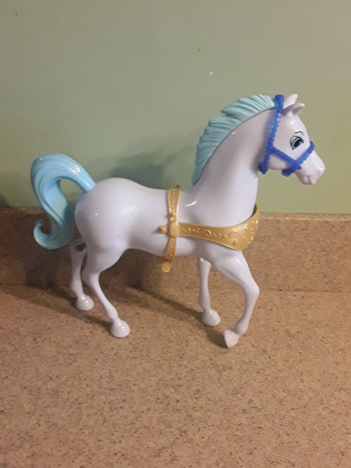 Barbie Cinderella Horse Blue Hair Bin L