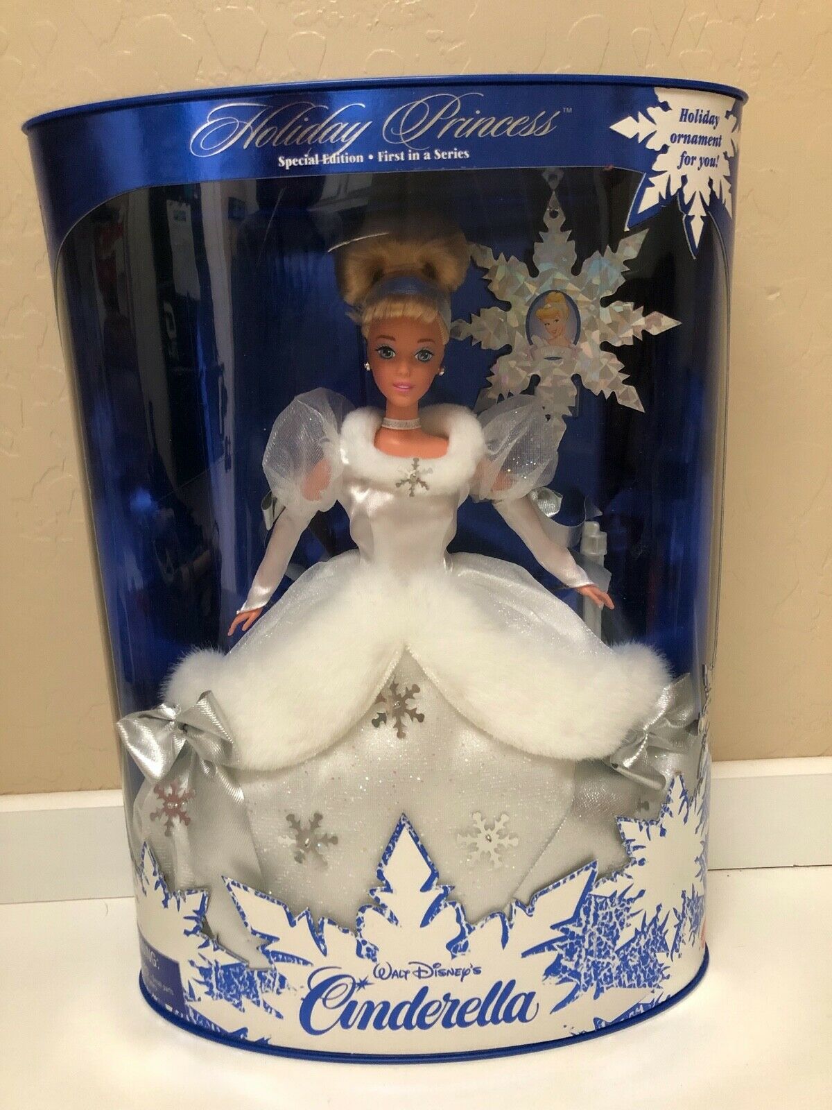 Cinderella Barbie - Never Opened - First In Series 1996